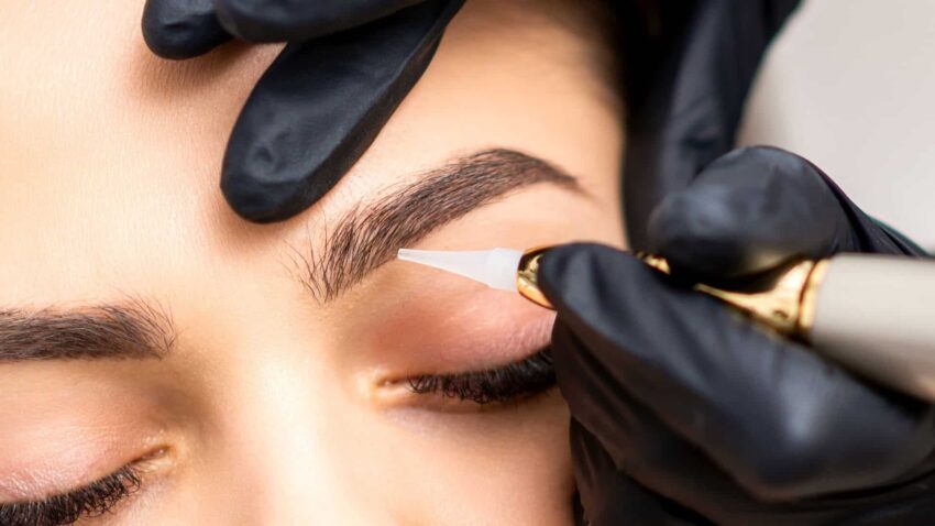 Szemöldöktetoválás Debrecen központjában